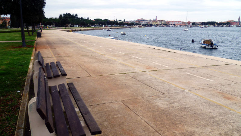 Die Strandpromenade in Umag
