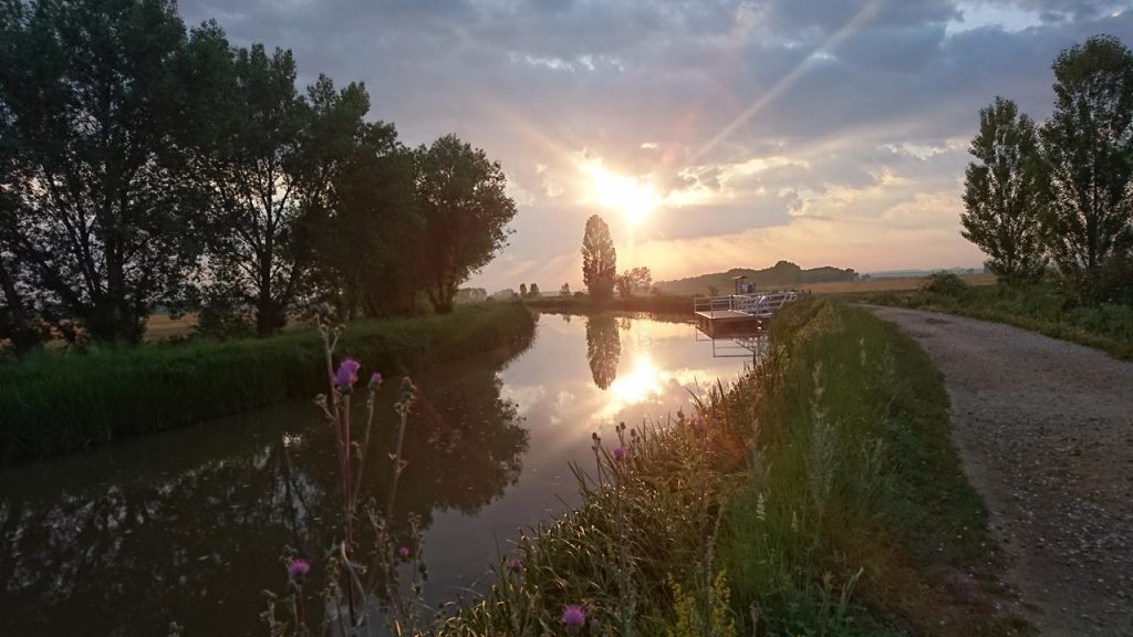 Morgenstimmung am Jakobsweg