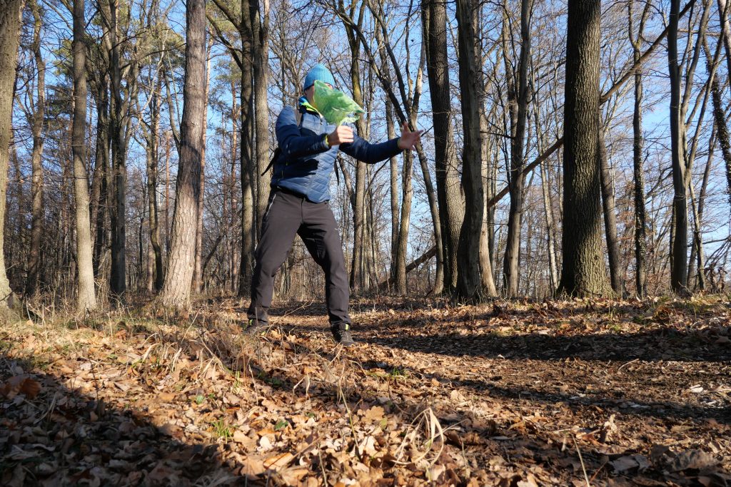 Gehirn Training mit Tuch