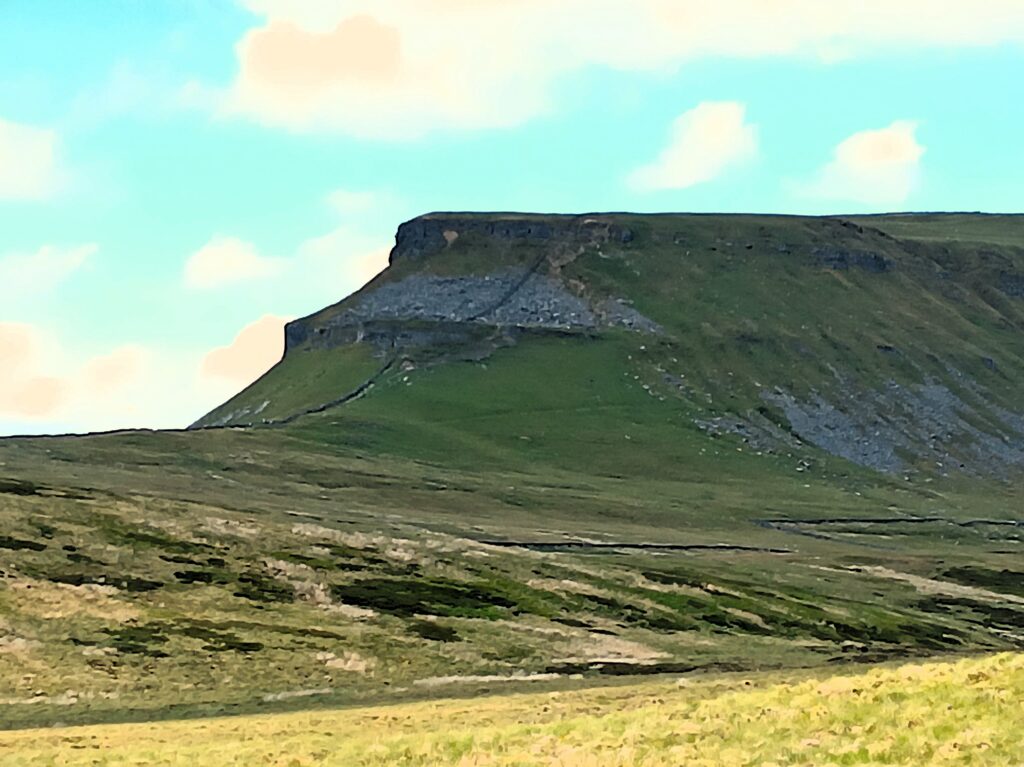 Pen-y-ghent, einer der Yorkshire Three Peaks, am Pennine Way. 
Stilstand vor einem Aufstieg.
