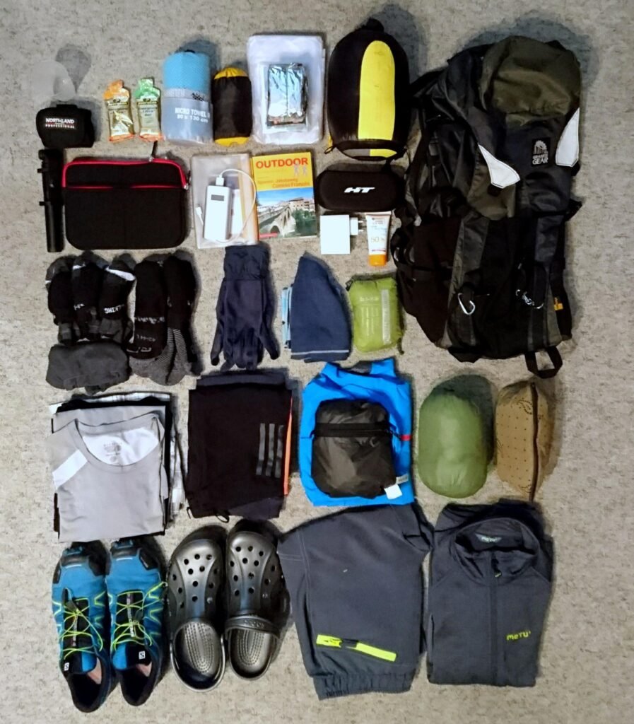Meine Ausrüstung auf meinem ersten Camino Francés, ca. 6 kg